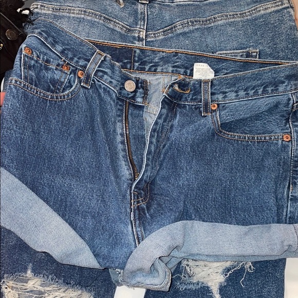 Super cute levi shorts - Picture 1 of 3